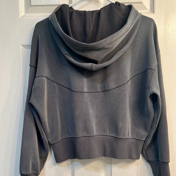 Lululemon Softstreme Pocketed Hoodie, full-zip, size 4 - Picture 3 of 10